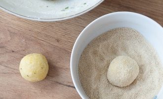 Картофельные шарики с сыром