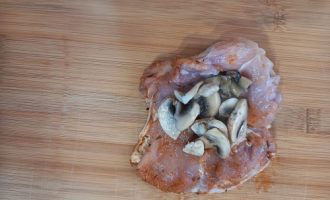 Куриные ножки фаршированные грибами